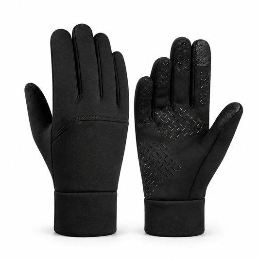 Schwarze Touchscreen-Handschuhe als Paar vor weißem Hintergrund, links der Handrücken, rechts die Handfläche mit gummierten Griffnoppen und leitfähiger Fingerkuppe